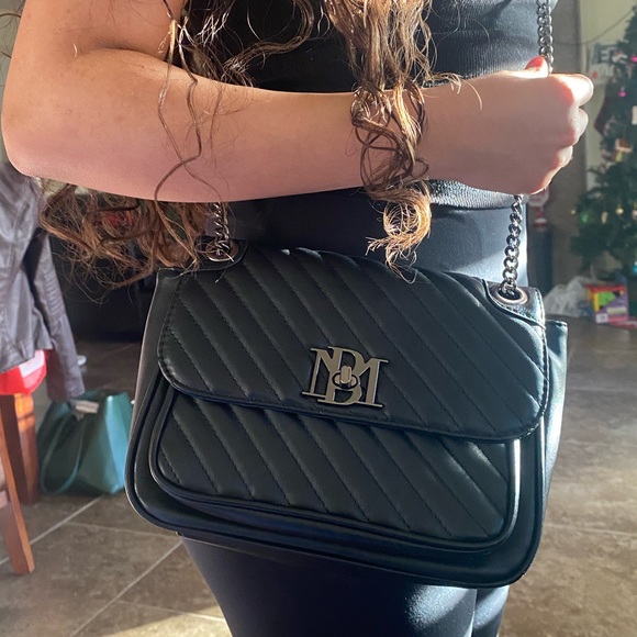 Badgley Mischka Handbags - Badgley Mischka bag, excellent condition